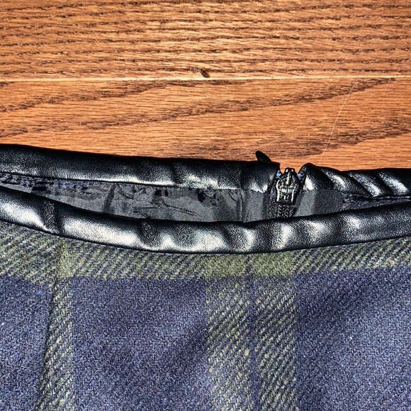 GAP Wool and Leather Skirt - Picture 3 of 5